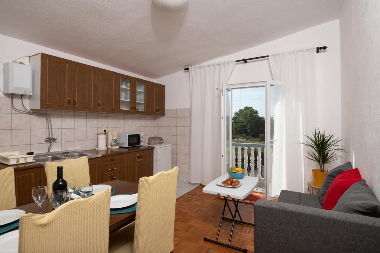 Marina'S Apartments Razanac Exterior photo