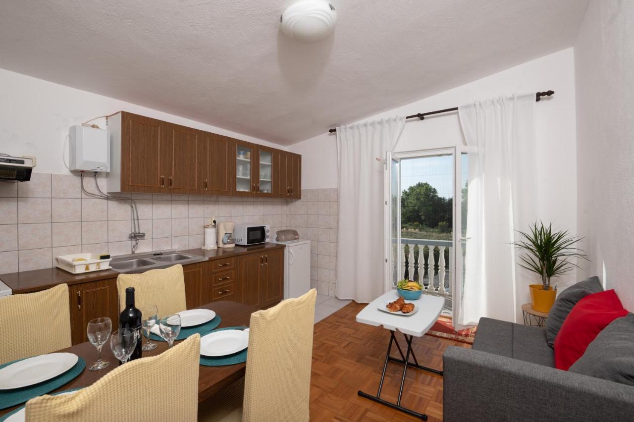 Marina'S Apartments Razanac Exterior photo